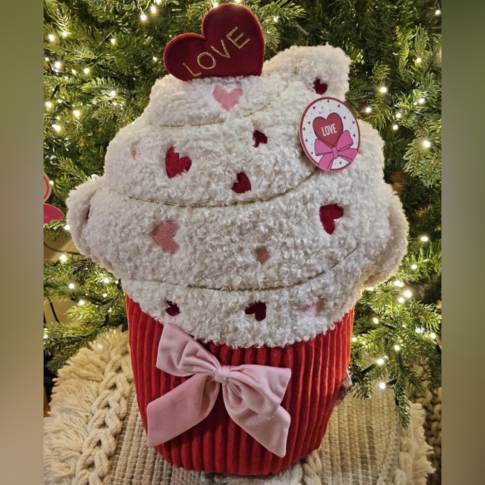 Cupcake pillow NWT Valentines Day faux sweet decor